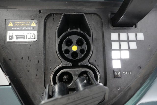 2023 Hyundai IONIQ 5 — photo 18 of 33