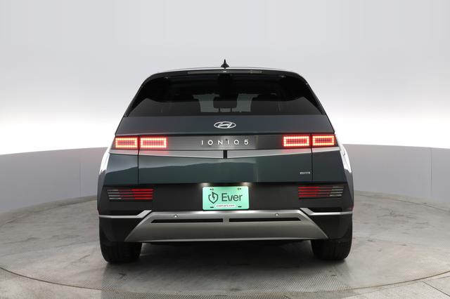 2023 Hyundai IONIQ 5 — photo 8 of 33