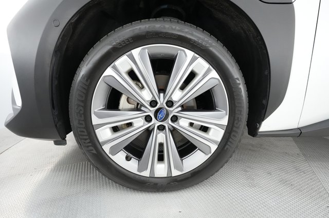 2023 Subaru Solterra — photo 11 of 37