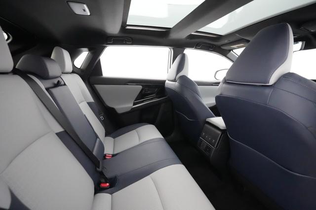 2023 Subaru Solterra — photo 3 of 37