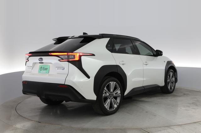 2023 Subaru Solterra — photo 2 of 37