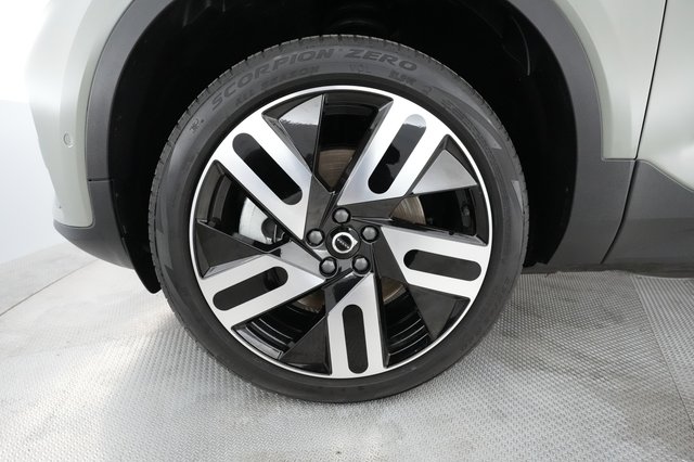 2023 Volvo C40 Recharge — photo 11 of 20