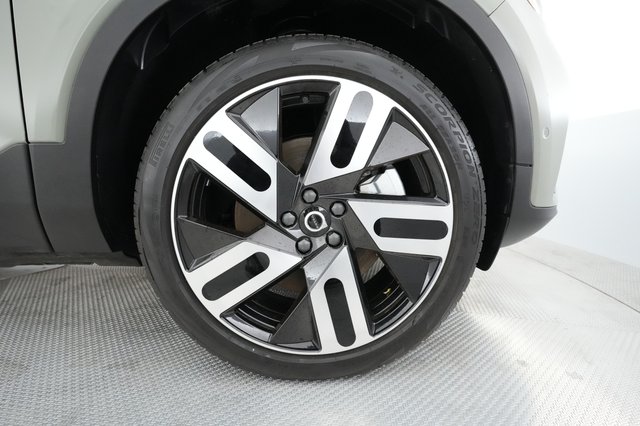 2023 Volvo C40 Recharge — photo 13 of 20