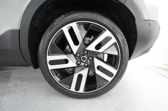 2023 Volvo C40 Recharge — photo 12 of 20