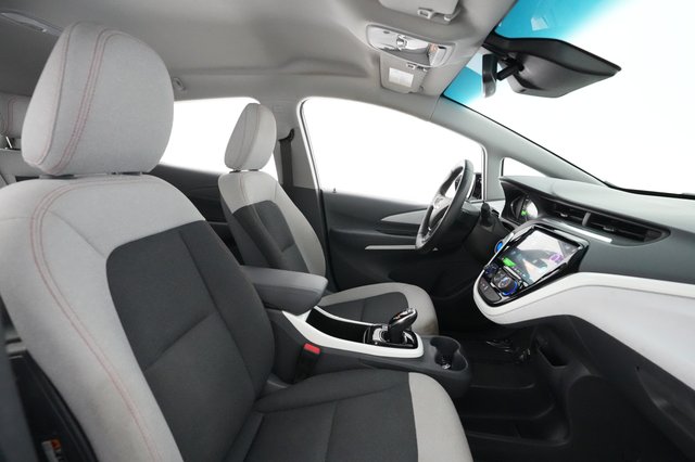 2020 Chevrolet Bolt — photo 17 of 37