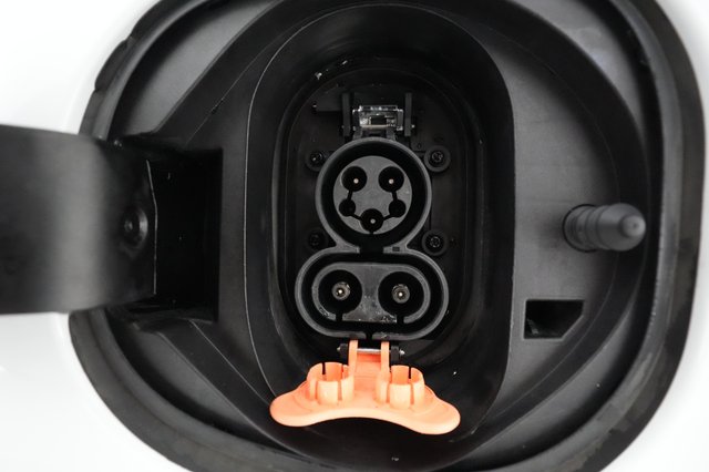 2020 Chevrolet Bolt — photo 18 of 37