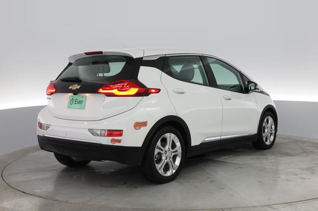 2020 Chevrolet Bolt — photo 2 of 37