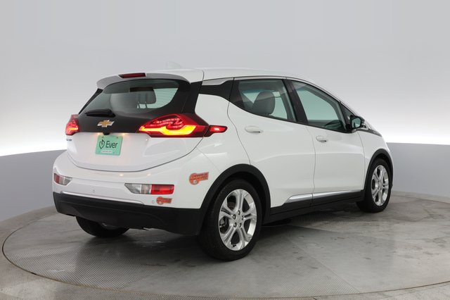 2020 Chevrolet Bolt — photo 2 of 37
