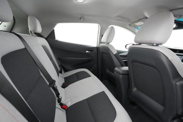 2020 Chevrolet Bolt — photo 3 of 37