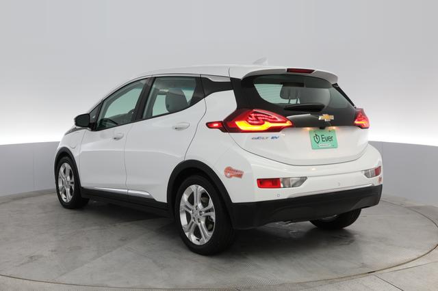 2020 Chevrolet Bolt — photo 9 of 37