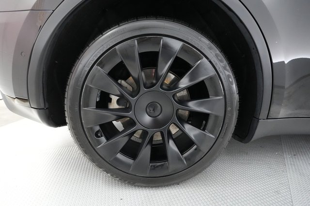 2021 Tesla Model Y — photo 14 of 37