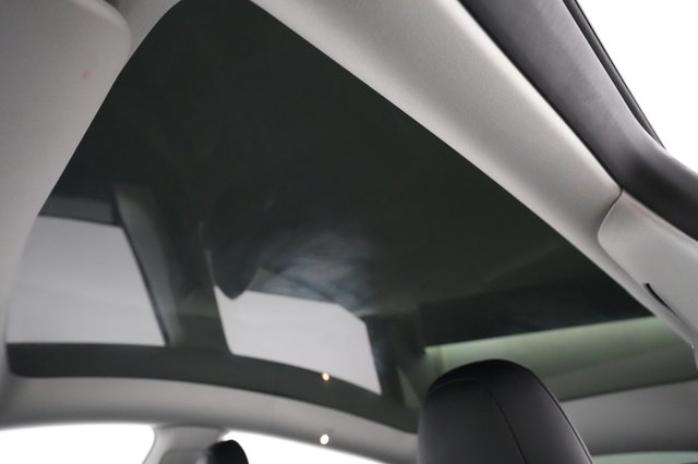 2021 Tesla Model Y — photo 18 of 37