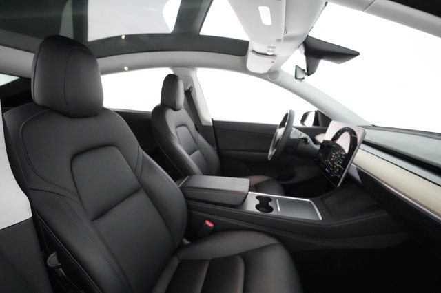 2021 Tesla Model Y — photo 17 of 37