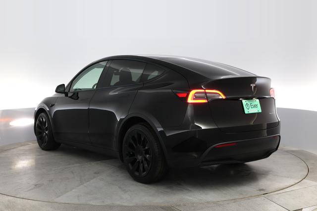2021 Tesla Model Y — photo 9 of 37