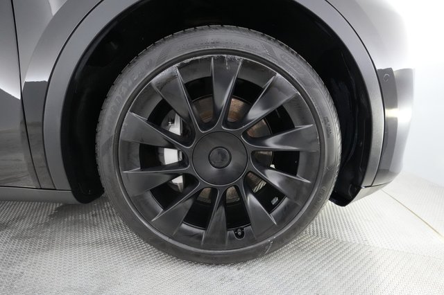 2021 Tesla Model Y — photo 13 of 37