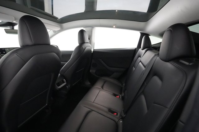 2021 Tesla Model Y — photo 16 of 37