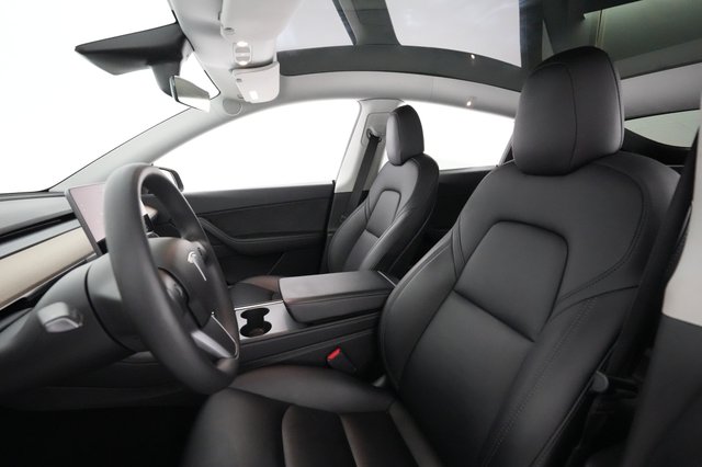 2021 Tesla Model Y — photo 15 of 37