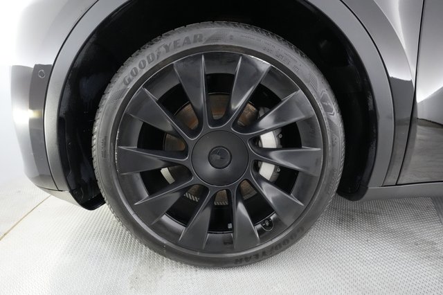 2021 Tesla Model Y — photo 11 of 37