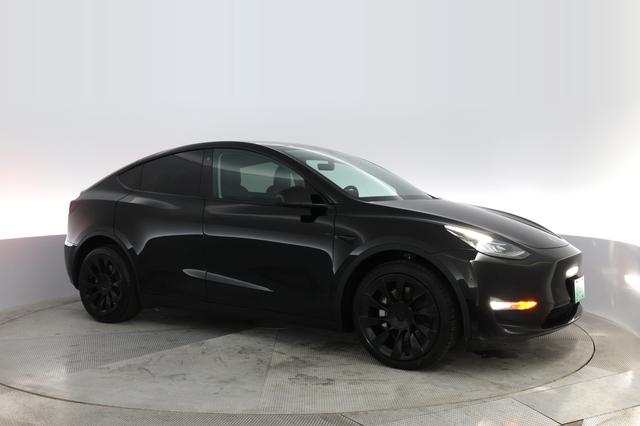 2021 Tesla Model Y — photo 7 of 37