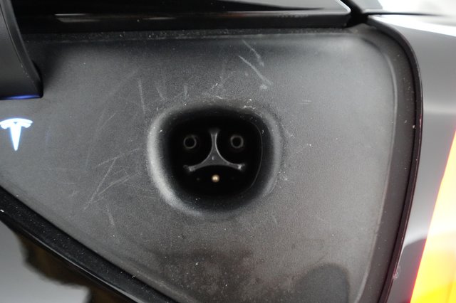 2021 Tesla Model Y — photo 19 of 37