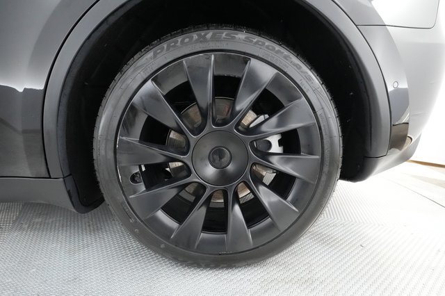 2021 Tesla Model Y — photo 12 of 37