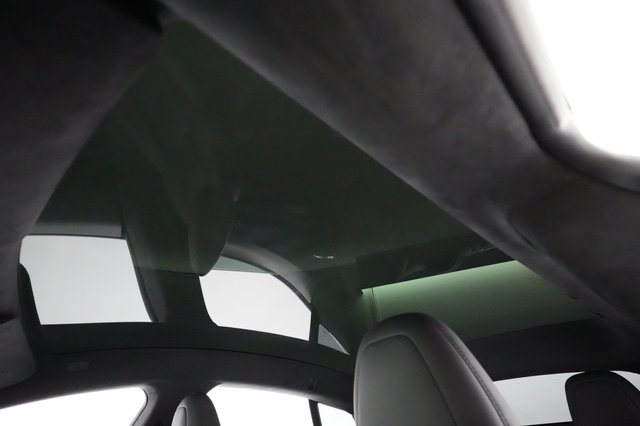 2021 Tesla Model S — photo 18 of 30
