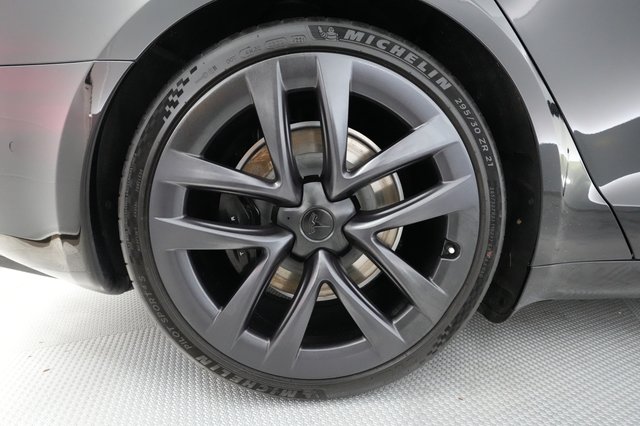 2021 Tesla Model S — photo 14 of 30