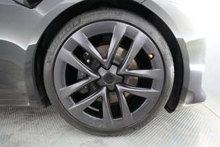 2021 Tesla Model S — photo 13 of 30