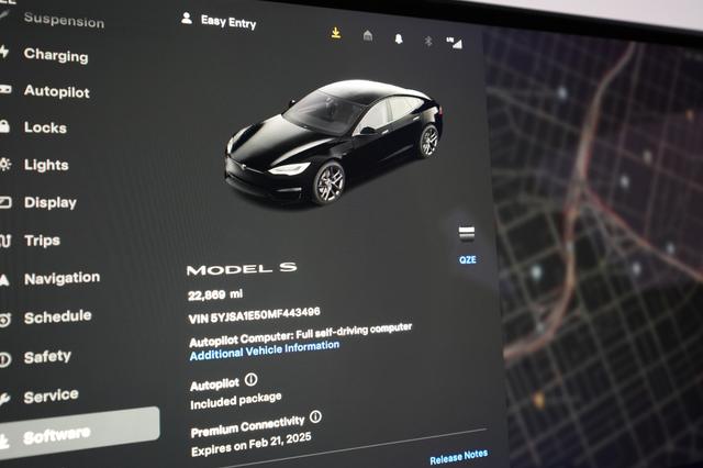 2021 Tesla Model S — photo 4 of 30