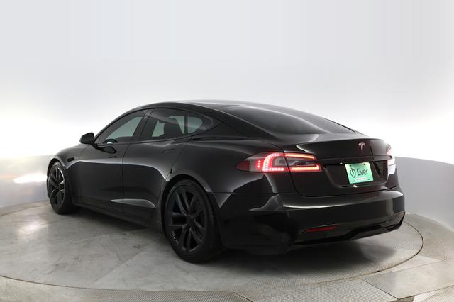 2021 Tesla Model S — photo 9 of 30