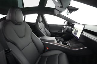 2021 Tesla Model S — photo 17 of 30