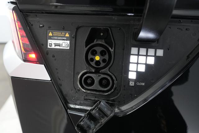 2024 Hyundai IONIQ 5 — photo 8 of 28