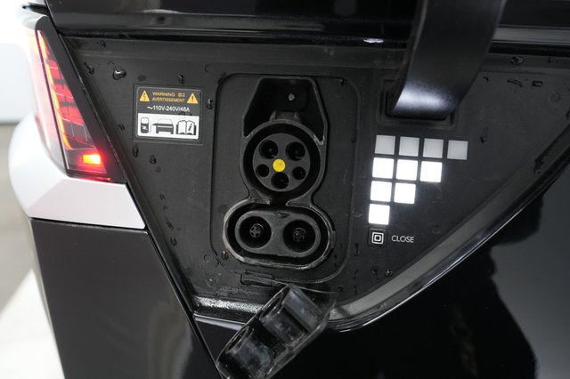 2024 Hyundai IONIQ 5 — photo 8 of 28