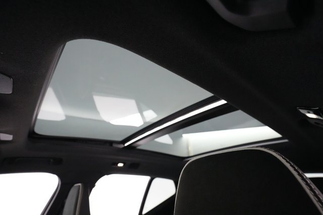 2023 Volvo XC40 Recharge — photo 18 of 32