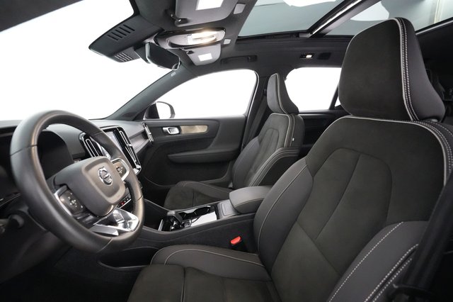 2023 Volvo XC40 Recharge — photo 15 of 32