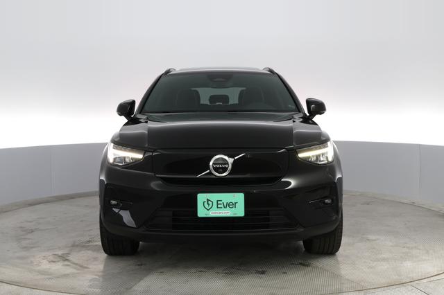 2023 Volvo XC40 Recharge — photo 5 of 32