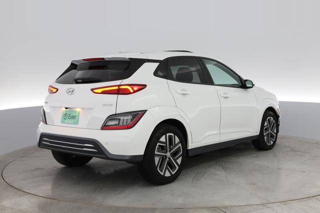 2022 Hyundai Kona — photo 2 of 30