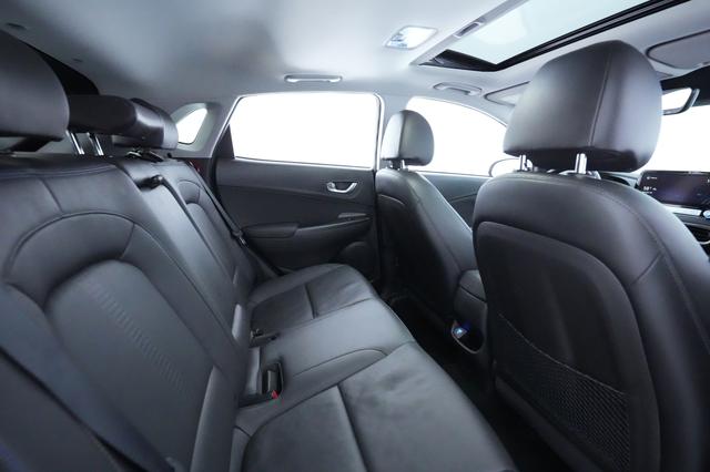 2022 Hyundai Kona — photo 3 of 30