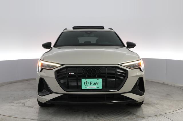 2022 Audi e-tron — photo 5 of 21
