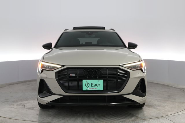 2022 Audi e-tron — photo 5 of 21