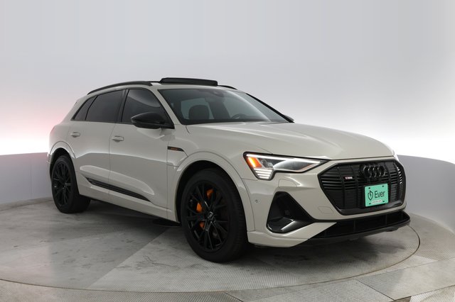 2022 Audi e-tron — photo 6 of 21