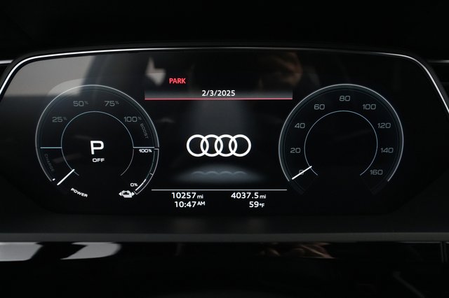 2022 Audi e-tron — photo 4 of 21