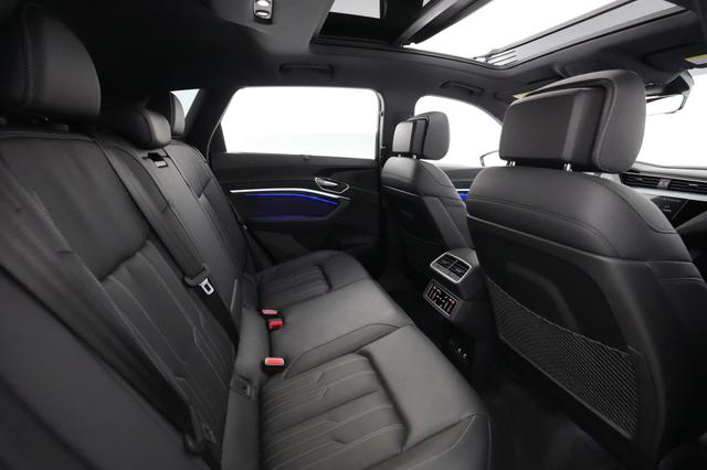 2022 Audi e-tron — photo 3 of 21