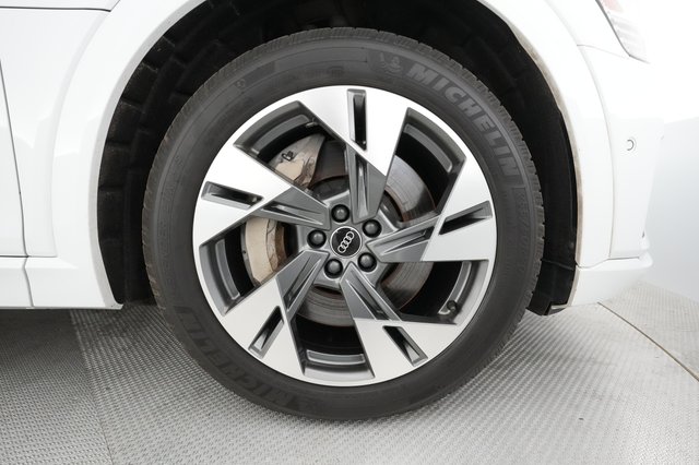 2022 Audi e-tron — photo 18 of 23