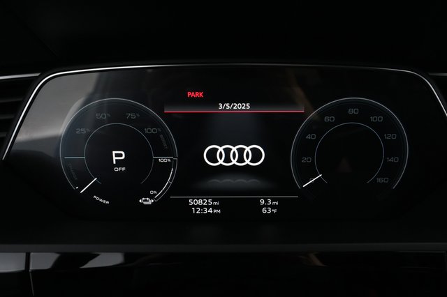 2022 Audi e-tron — photo 5 of 23