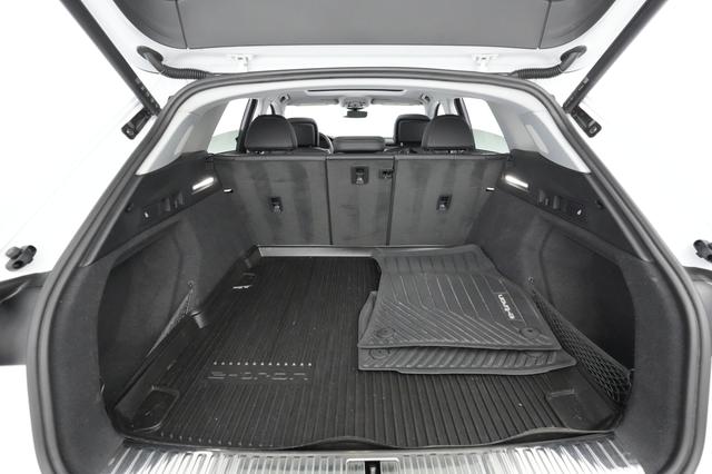 2022 Audi e-tron — photo 6 of 23