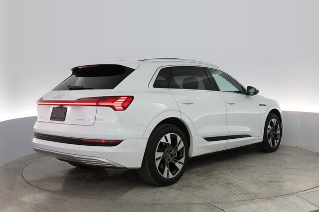 2022 Audi e-tron — photo 3 of 23