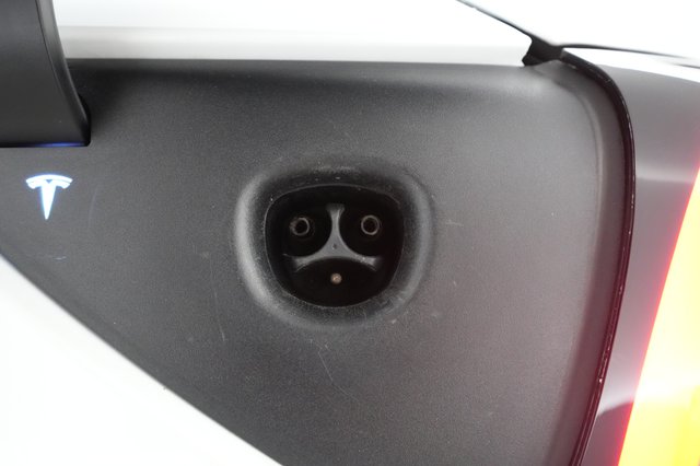 2021 Tesla Model 3 — photo 19 of 73