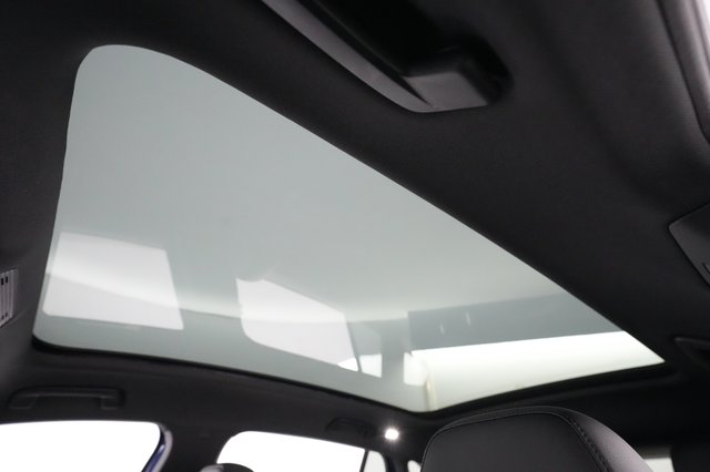 2021 Volkswagen ID.4 — photo 22 of 39
