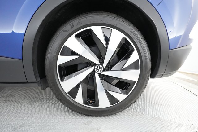 2021 Volkswagen ID.4 — photo 14 of 39